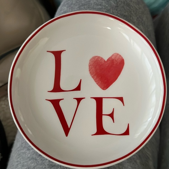 Cute little L❤️VE plate. - Picture 1 of 2